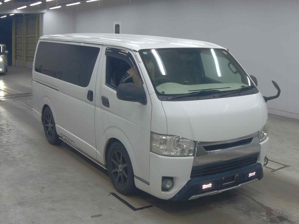 TOYOTA REGIUSACE