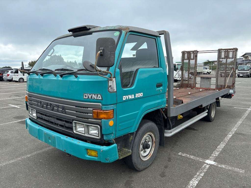 TOYOTA DYNA