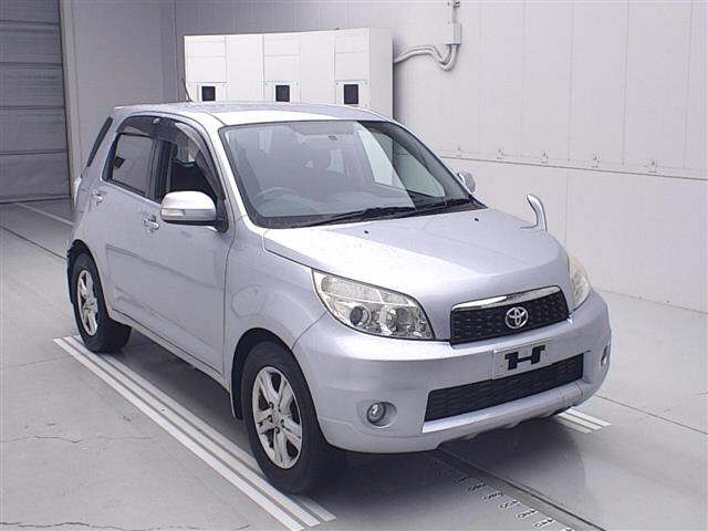 TOYOTA RUSH