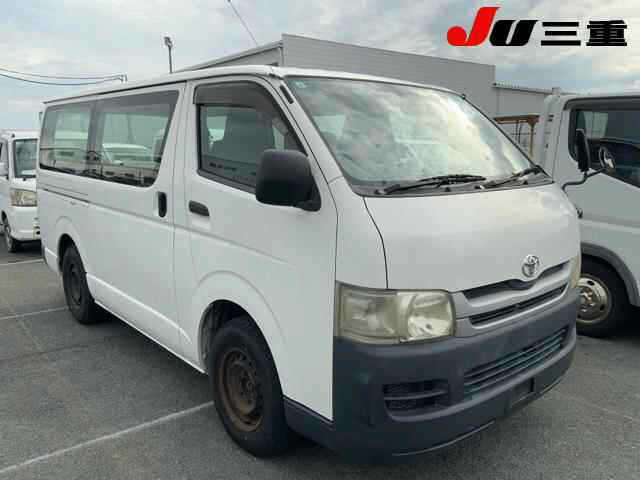 TOYOTA HIACE