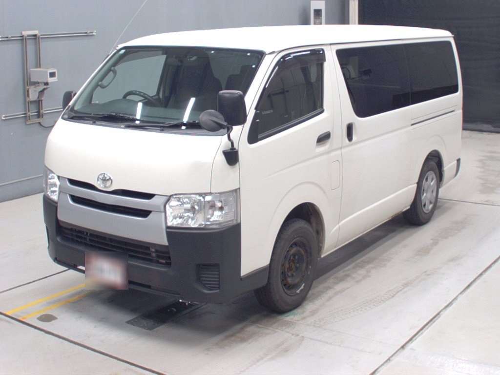TOYOTA HIACE