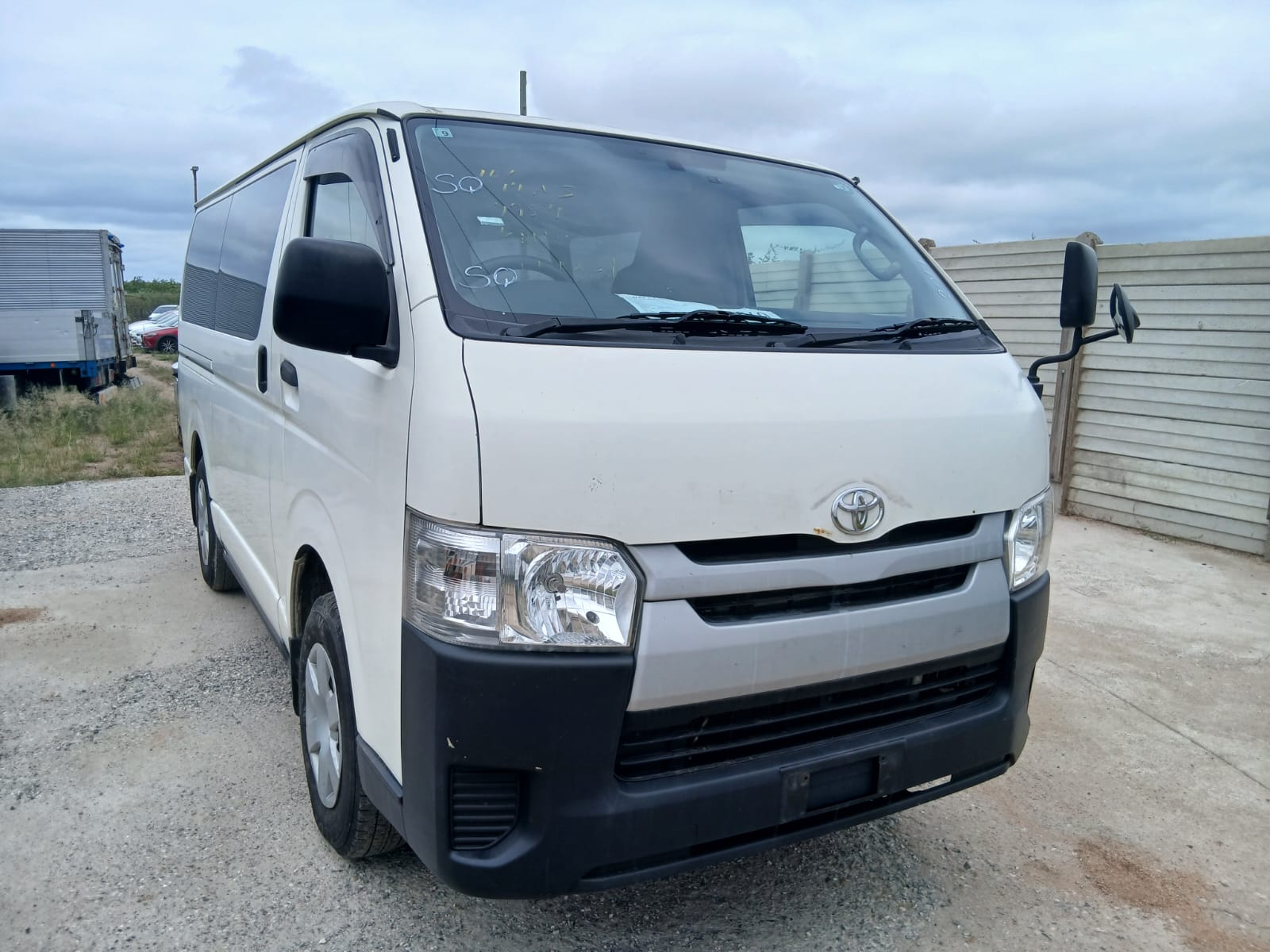TOYOTA HIACE