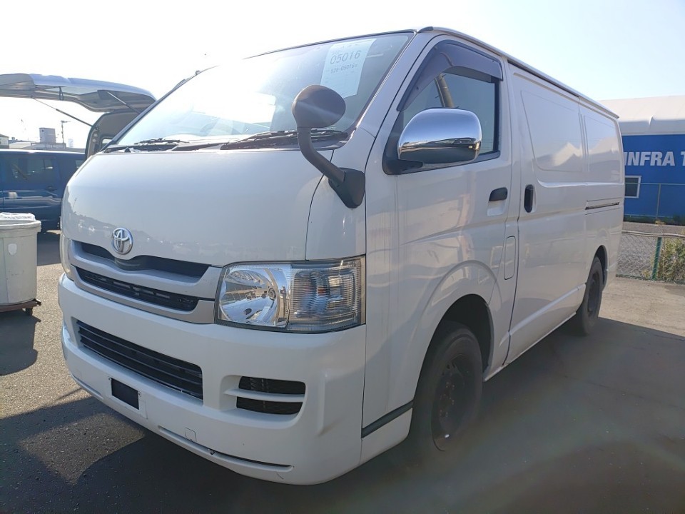 TOYOTA REGIUSACE