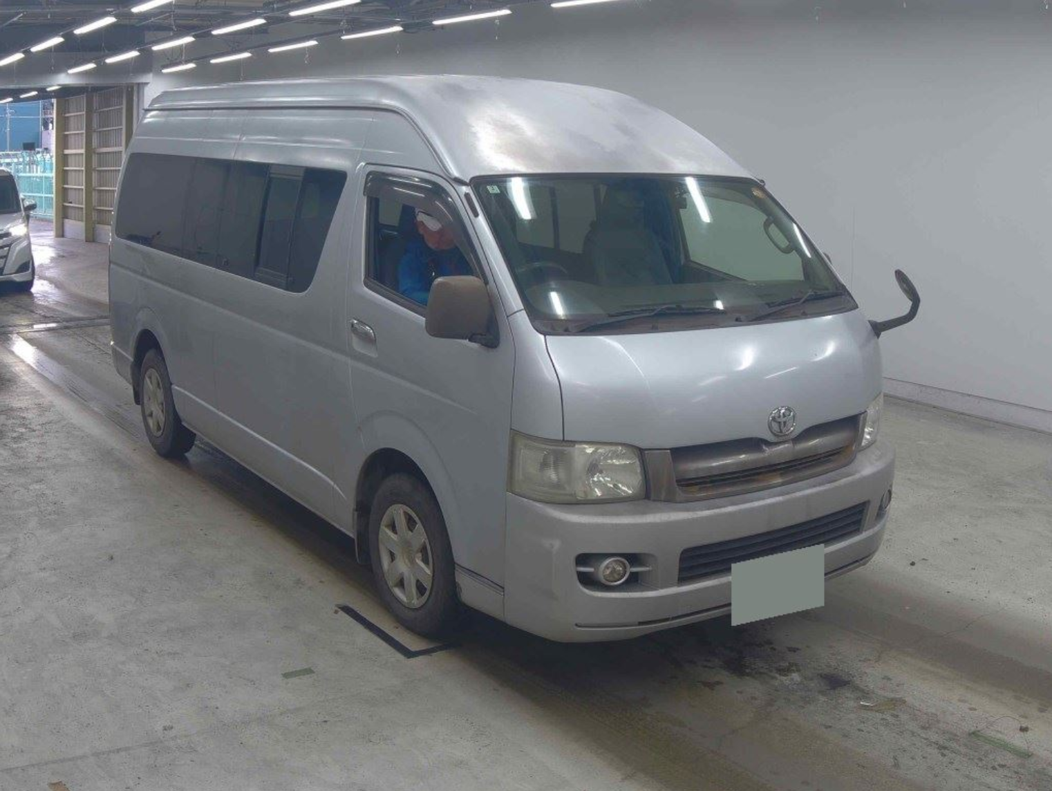 TOYOTA HIACE