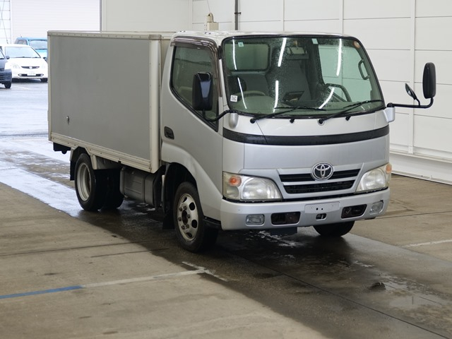 TOYOTA DYNA