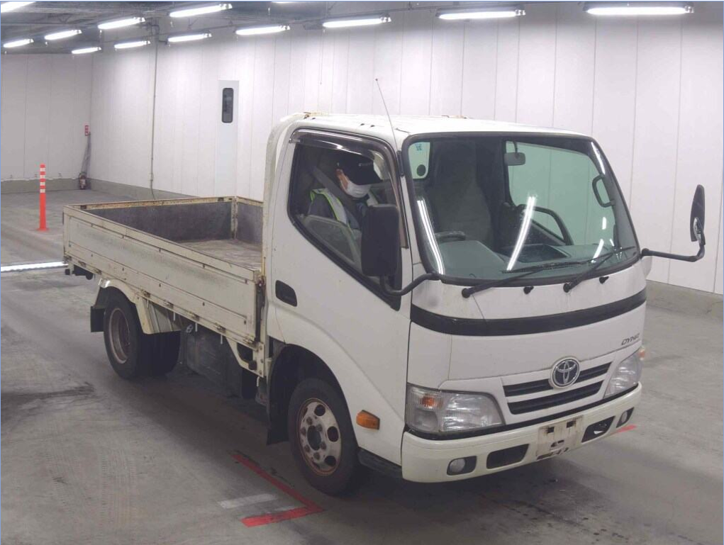 TOYOTA DYNA