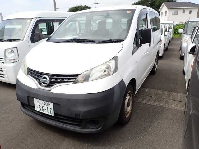 NISSAN NV200