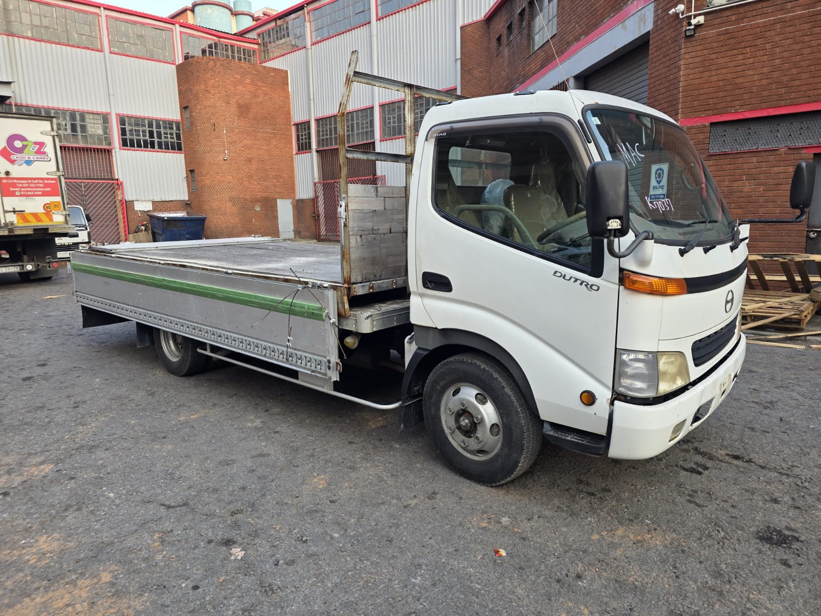 HINO DUTRO