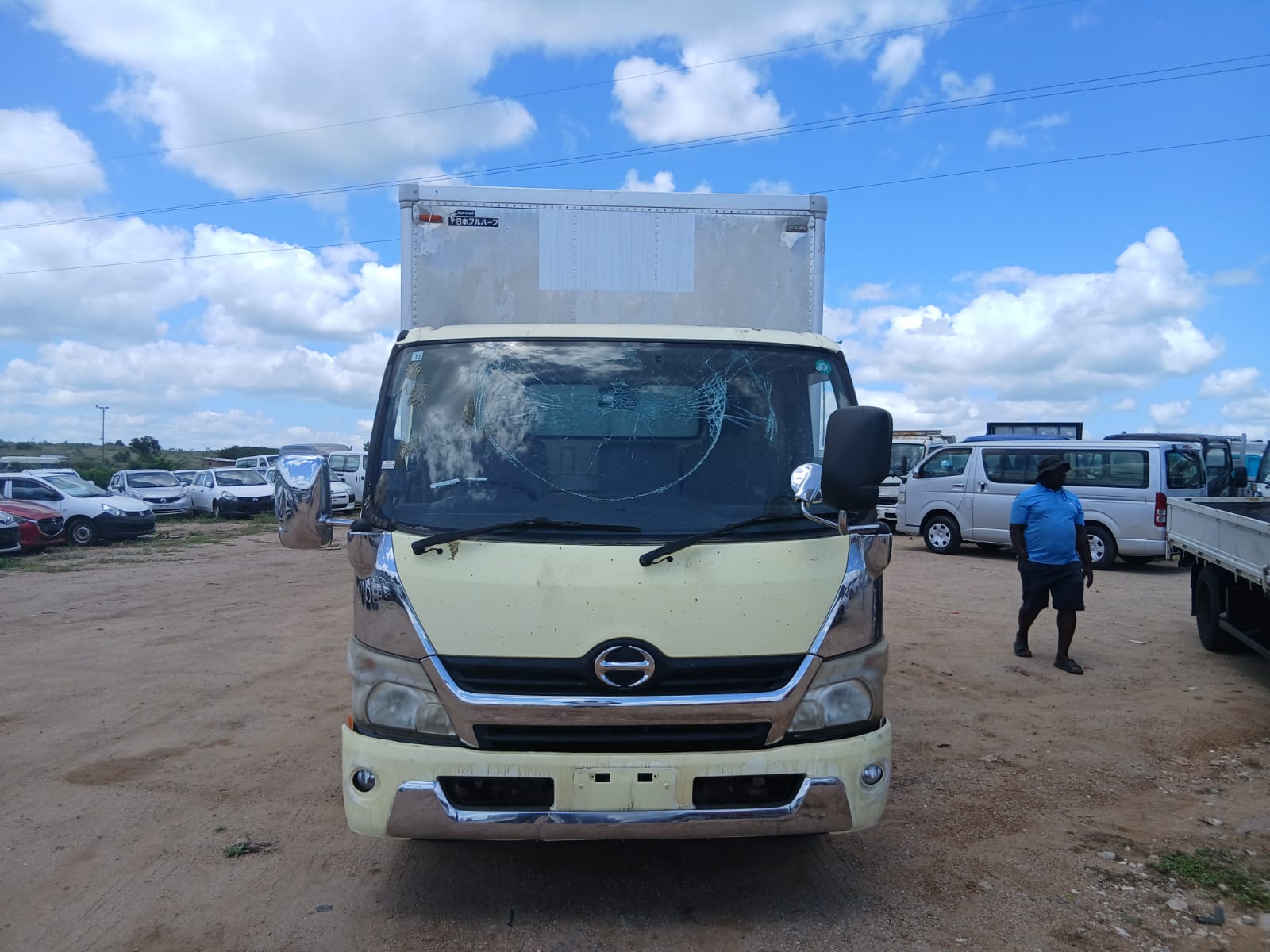 HINO DUTRO